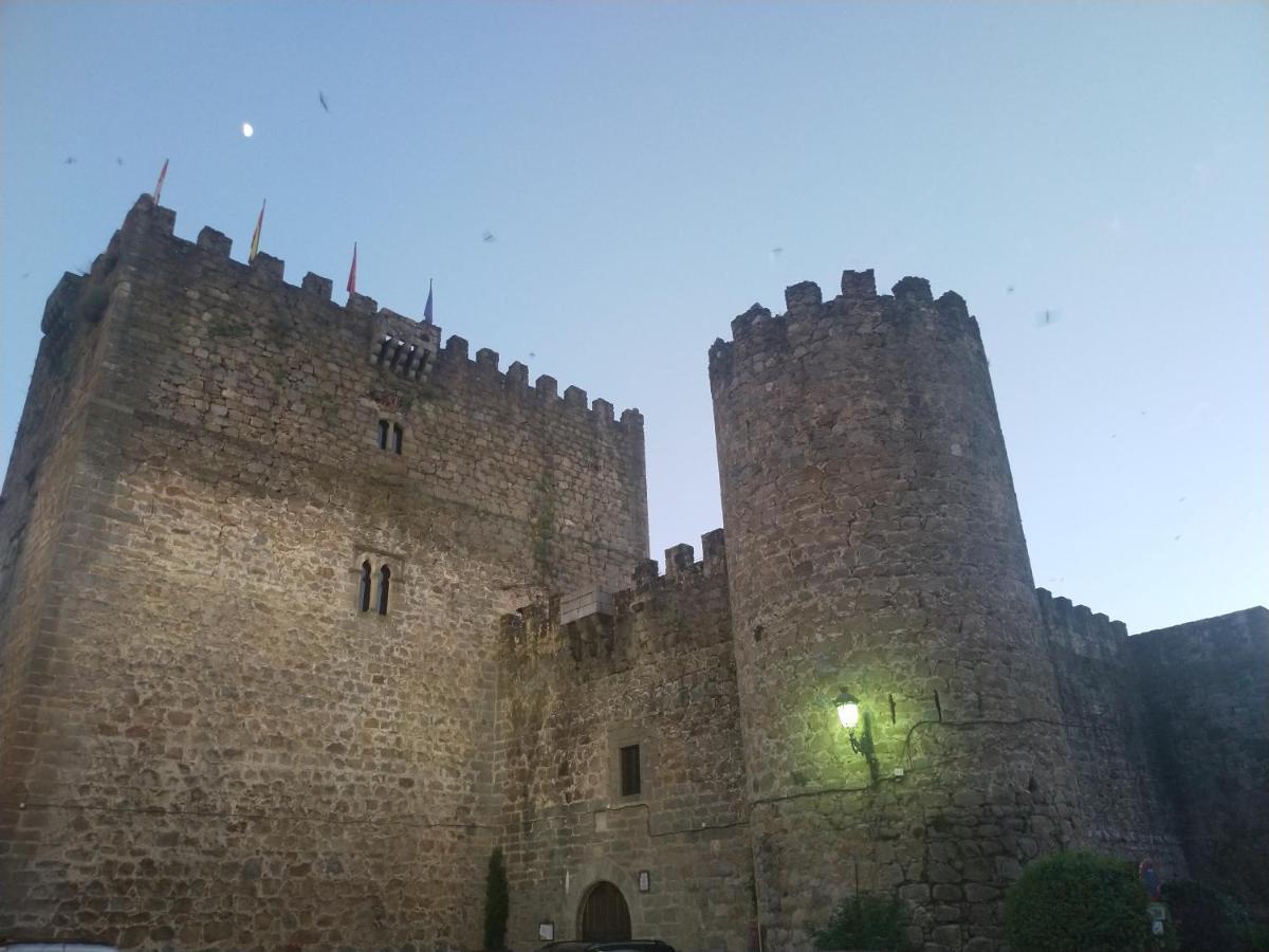Los Callejones Arenas de San Pedro Exterior photo