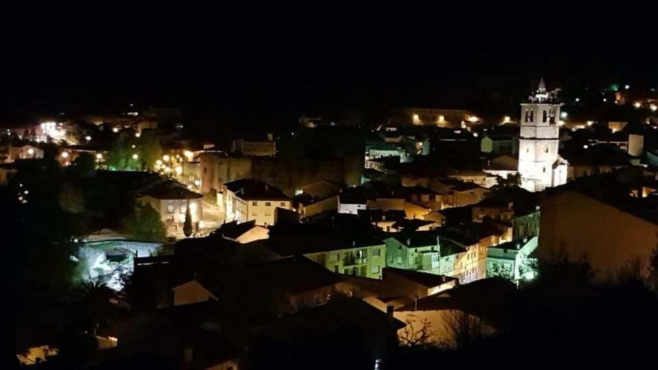 Los Callejones Arenas de San Pedro Exterior photo
